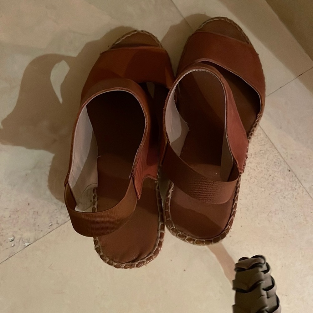 Great wedge sandal